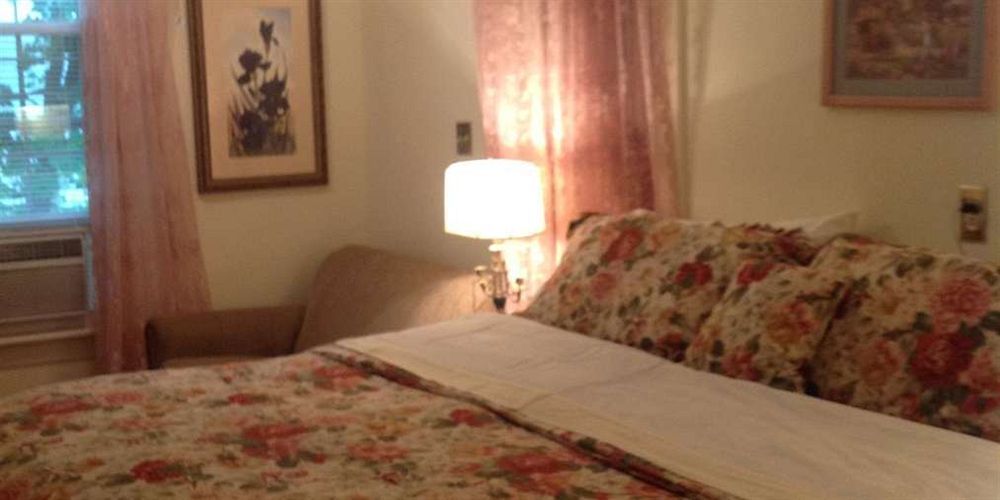 The Red Hook Country Inn, An "Old Rhinebeck" Bed & Breakfast Exterior foto