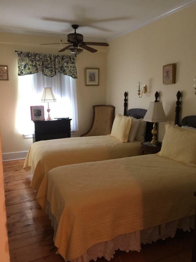 The Red Hook Country Inn, An "Old Rhinebeck" Bed & Breakfast Exterior foto