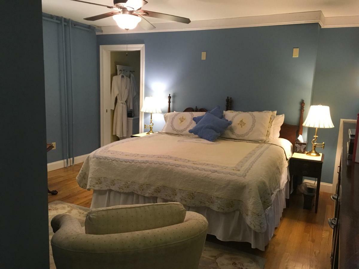 The Red Hook Country Inn, An "Old Rhinebeck" Bed & Breakfast Exterior foto