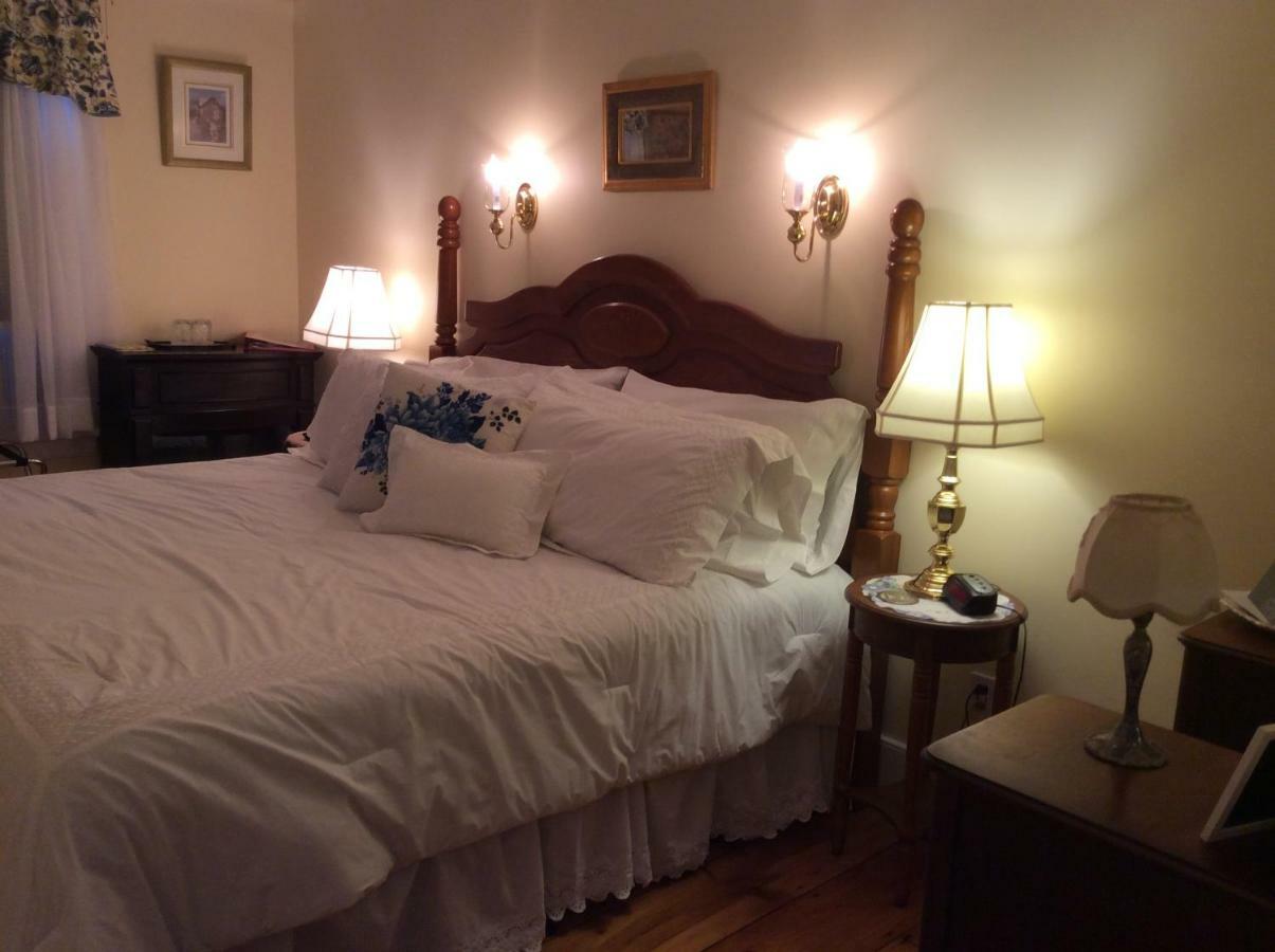 The Red Hook Country Inn, An "Old Rhinebeck" Bed & Breakfast Exterior foto